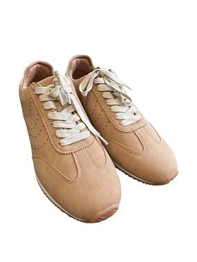 NWT DV Dolce Vita Low Profile Retro Sneaker - Stone Size 9 women